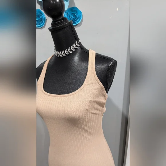 Hello Molly Sight Seeing Midi Dress - Picture 4 of 7